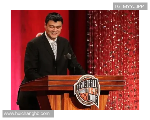 姚明亲临NBA赛场观战球迷热情高涨共同见证精彩对决 姚明亲临NBA赛场观战球迷热情高涨共同见证精彩对决