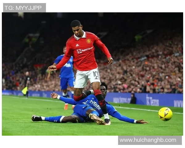 新曼联主场大胜埃弗顿,拉什福德梅开二度终结连败局面 新曼联主场大胜埃弗顿,拉什福德梅开二度终结连败局面