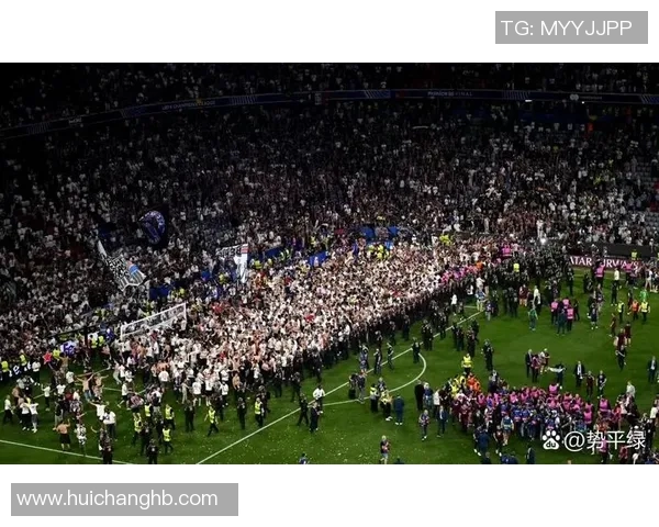 曼市遭球迷炮轰,媒体争论拜仁中央队事件处理效率 曼市遭球迷炮轰,媒体争论拜仁中央队事件处理效率